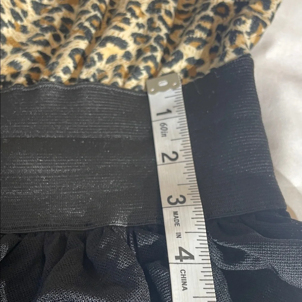 Freeway Leopard Print Ruffle Mini Dress with elastic band waist. Size SMALL - Picture 4 of 10